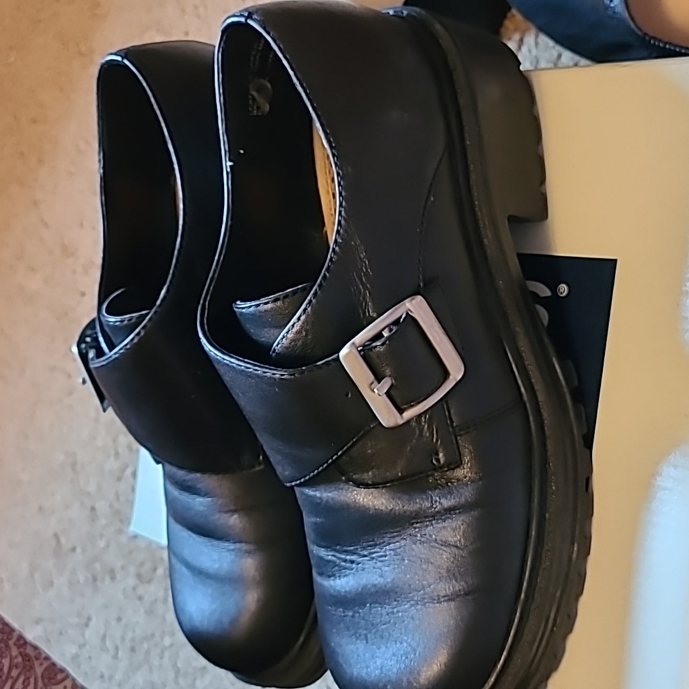 Dockers black leather ladies shoes